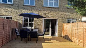 House, 3 Bedrooms, Smoking, Patio | Outdoor dining