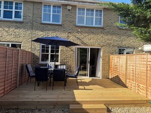 Ferienhaus, 3 Schlafzimmer, Raucher, Terrasse | Speisen im Freien