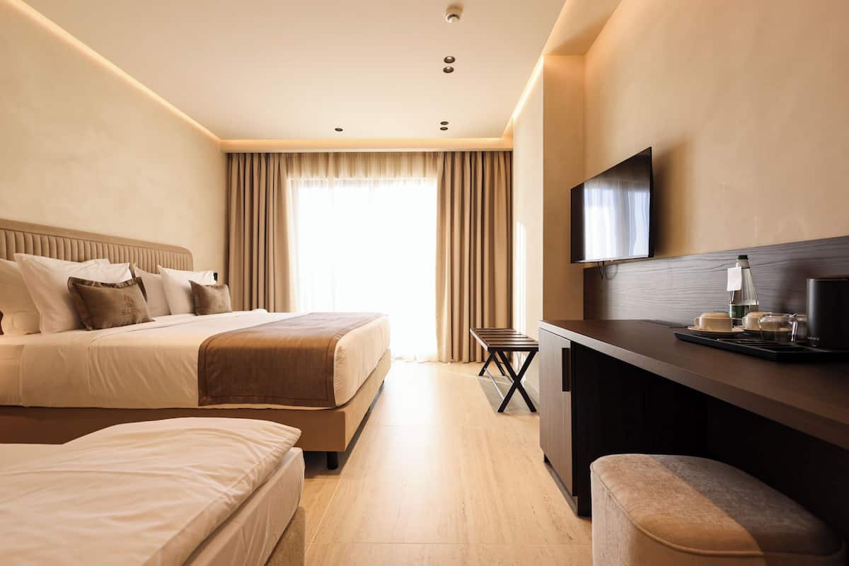 Superior-Dreibettzimmer, 1 King-Bett und Schlafsofa, Balkon, Meerblick