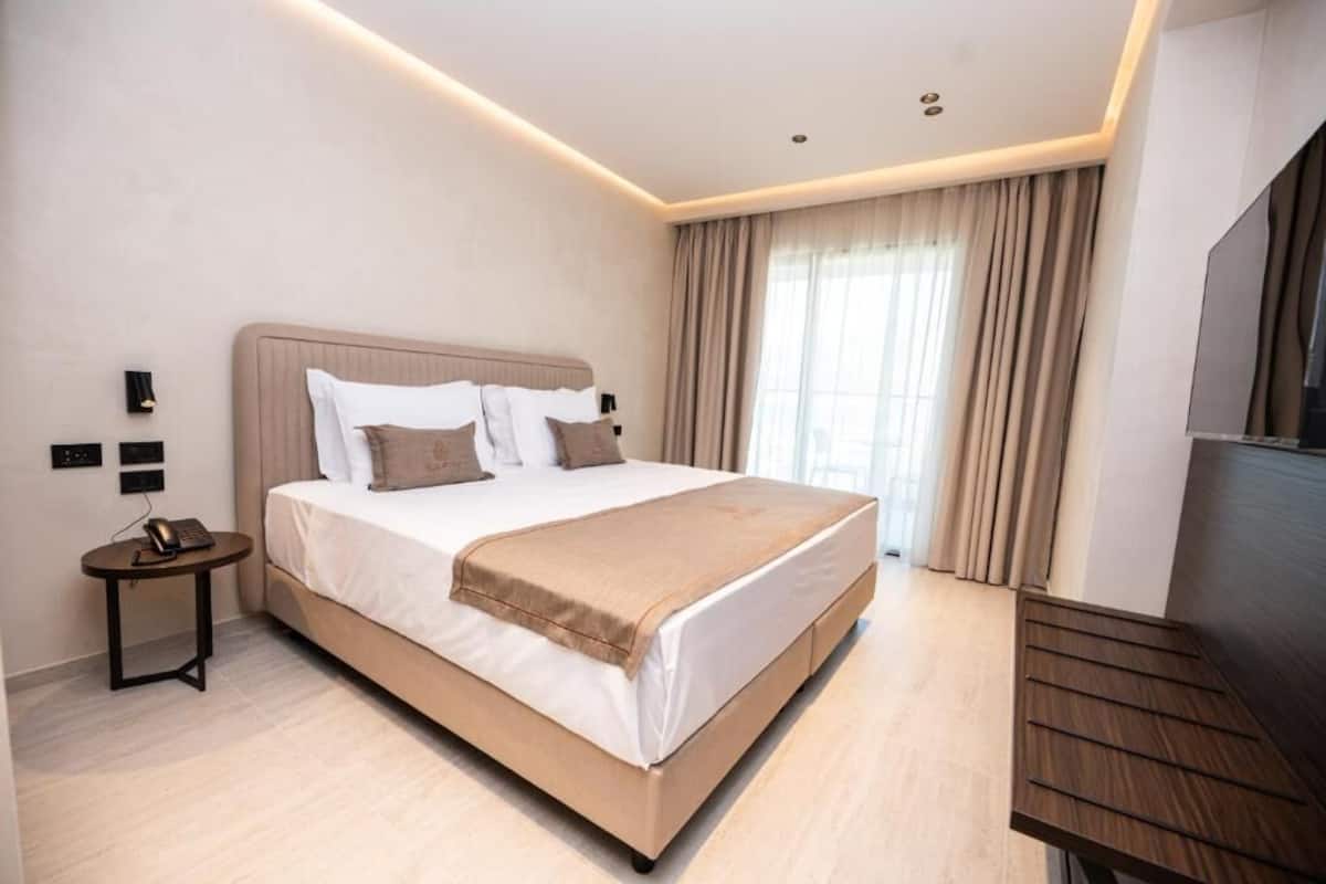 豪華雙人房, 1 張特大雙人床 | 客房內保險箱、免費無線上網