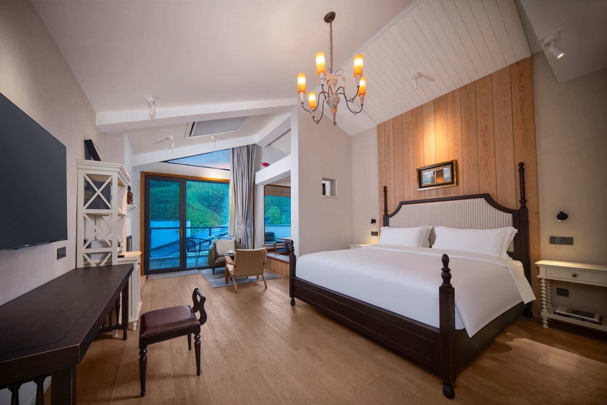 Individually decorated, individually furnished, desk, laptop workspace