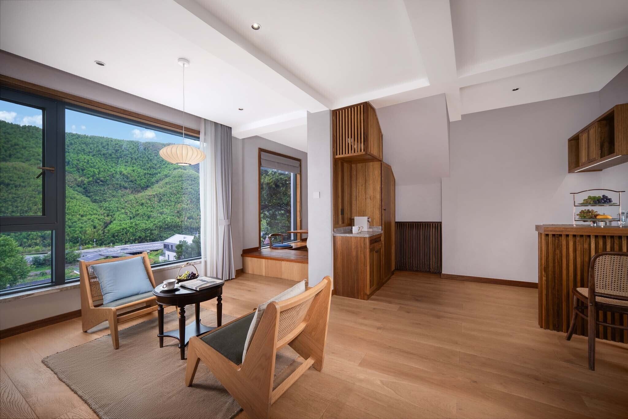 ซีเนียร์วิลล่า, ลานระเบียง, วิวภูเขา | วิวจากห้องพัก