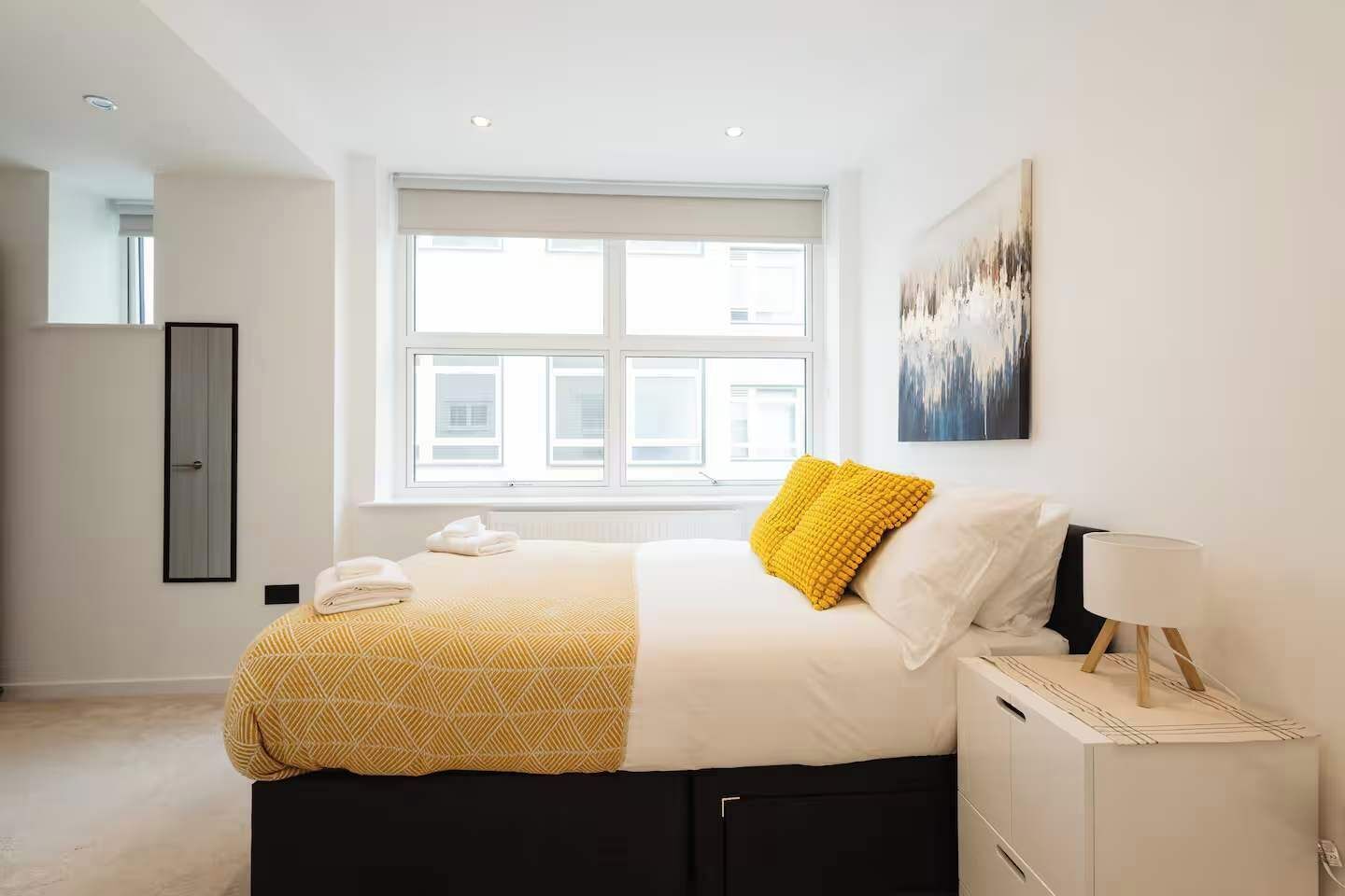 デスク、アイロン / アイロン台、WiFi、ベッドシーツ