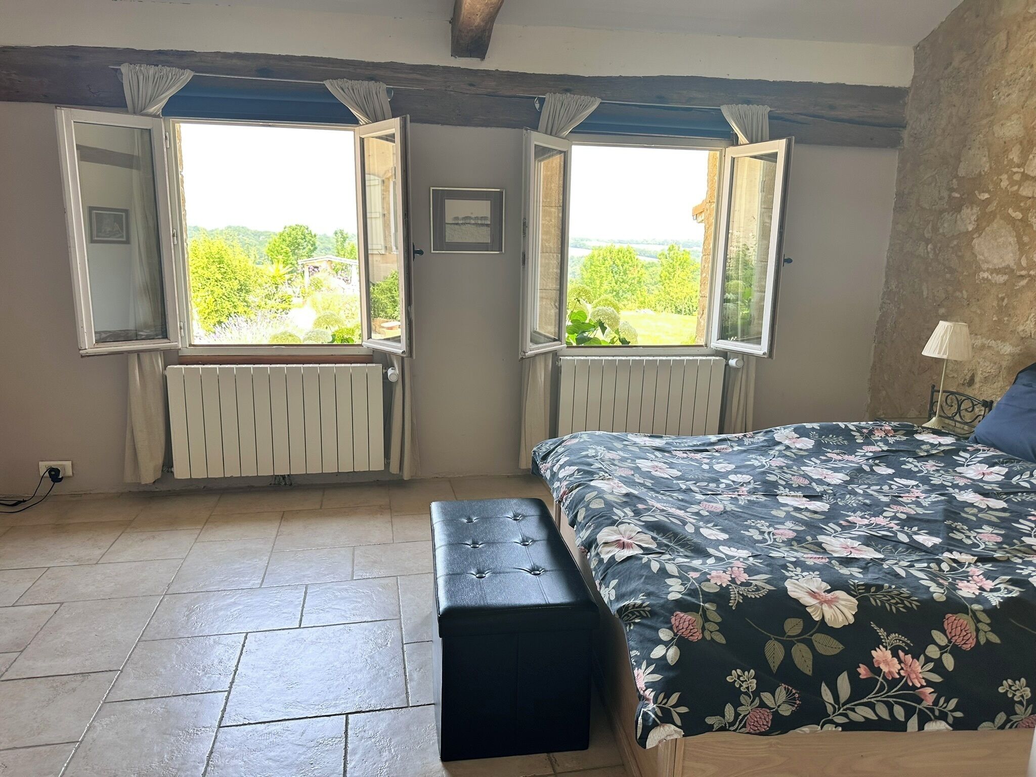 Fer et planche à repasser, Wi-Fi, draps fournis