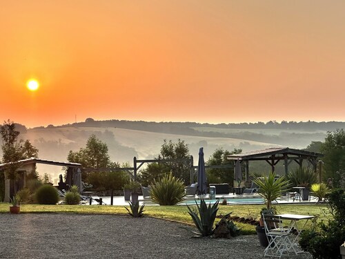 Villa at Bel-Endroit — Elegant Retreat with Terrace, Pool and Views of lake