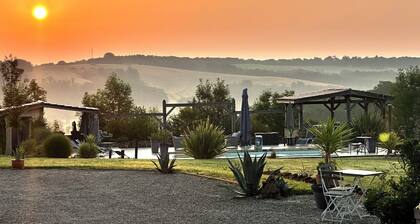 Villa at Bel-Endroit â Elegant Retreat with Terrace, Pool and Views of lake