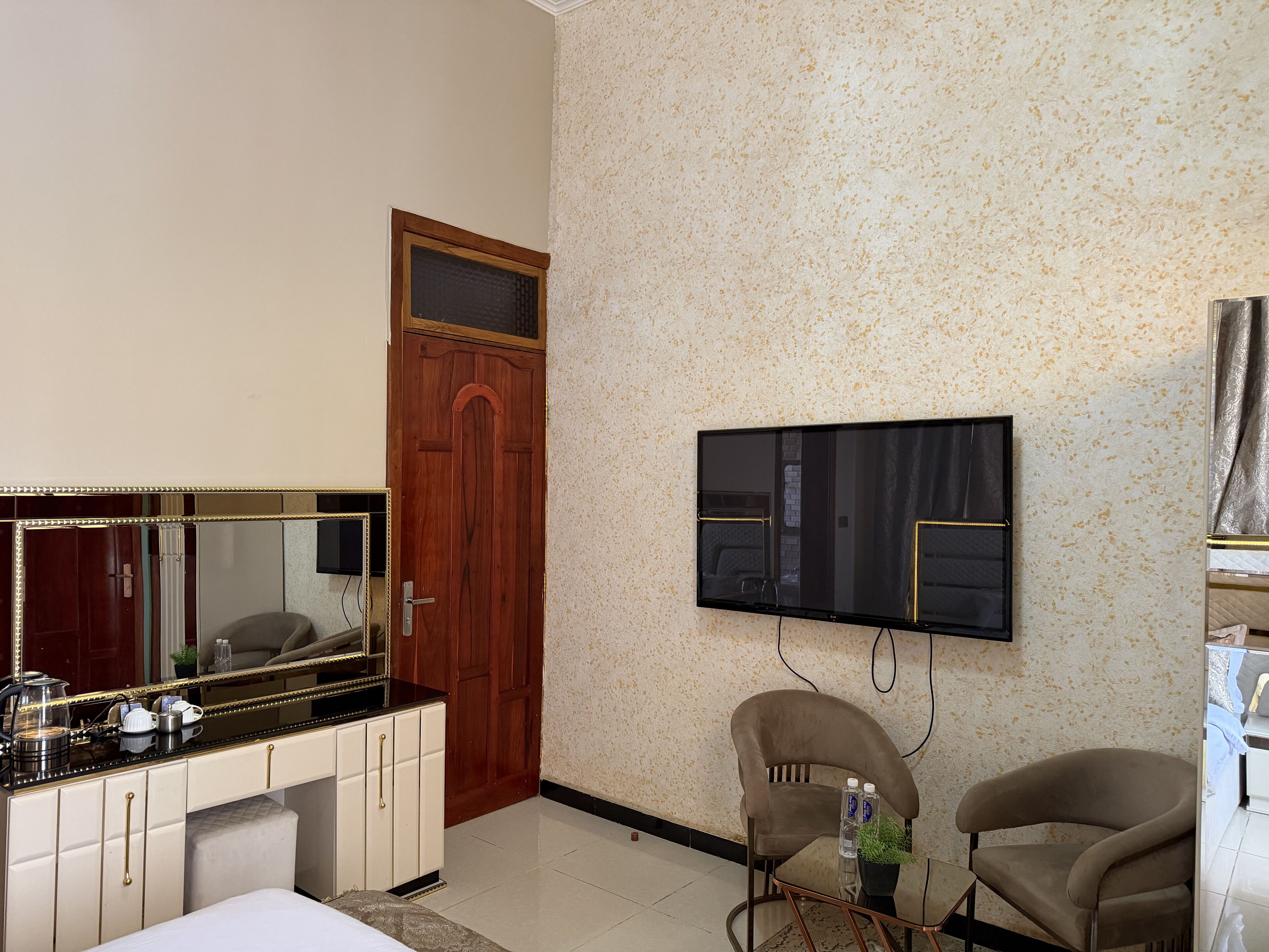 奢華單人房, 陽台, 城市景觀 | 客房內保險箱、書桌、筆電工作空間、免費無線上網