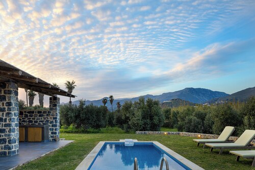 Kozilis Zita Villa, By IdealStay Experience