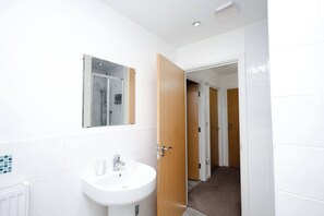 House, 4 Bedrooms, Accessible | Bathroom - Cozy Place in Salford, Sleeps 8, 4 Bedroom, 5 Beds (Salford)