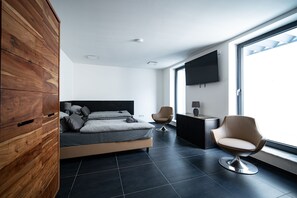 Mini-bar avec articles gratuits, fer et planche à repasser