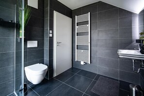 公寓, 多間臥室 | 浴室