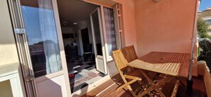Outdoor dining - LE FLOREAL Apartment 75 m² - 2 Bedrooms - Sleeps 4 (Bandol)