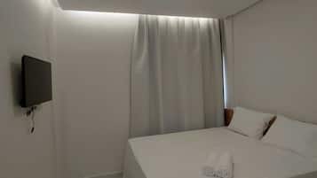 Zimmer | Schreibtisch, laptopgeeigneter Arbeitsplatz, kostenloses WLAN