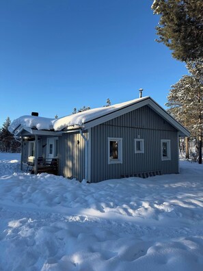 House, 2 Bedrooms, Fireplace, Garden View | Exterior - Camp Caroli Olala House (Jukkasjarvi)