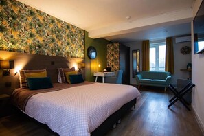 Dobbeltrom – comfort, 1 queensize-seng | Safe på rommet, skrivebord, strykejern/-brett og wi-fi (inkludert)