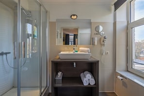 Bathroom - Hotel Brasserie de Klok (Zutendaal)