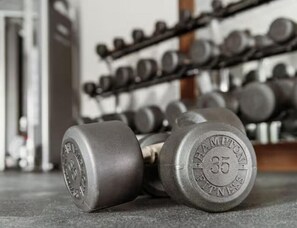 Luokittelematon kuva, 4 kautta 9, painike