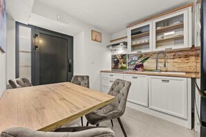 Dining - Holiday Apartment Kozada (Vrvari-Poreč)