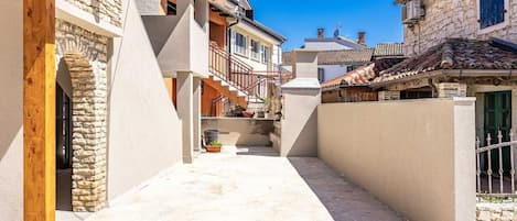 Enceinte de lâhĂ©bergement