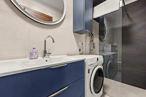 Hair dryer, towels - Holiday Apartment Vanga (Vrvari-Poreč)