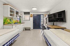 1 bedroom, iron/ironing board, free WiFi, bed sheets - Holiday Apartment Vanga (Vrvari-Poreč)