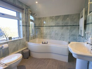 Shower - 2 Lupton Hall Cottages (Carnforth)