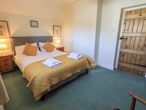 3 bedrooms, individually decorated, individually furnished, free WiFi - 2 Lupton Hall Cottages (Carnforth)