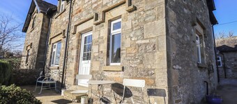 2 Lupton Hall Cottages