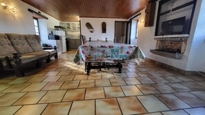 Unclassified image, 5 of 20, button - Heart of Causse, Full Countryside Retreat (Blars)