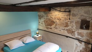 3 bedrooms, iron/ironing board, WiFi