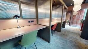 Lobby sitting area - Student Only iQ City (London)