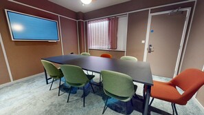 Lobby sitting area - Student Only iQ City (London)