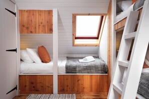 Strykejern/-brett, reiseseng for barn, wi-fi (inkludert) og sengetøy