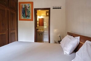 1 bedroom, iron/ironing board, free WiFi, bed sheets - Stylish studio with private terrace & pool - close to the beach & comfortable (M'bour)