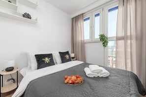 Comfort Apartment | Iron/ironing board, cots/infant beds, free WiFi, bed sheets - Lumina apart with balcony in Warsaw (Warsaw)