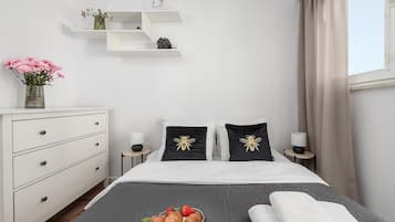 Comfort-Apartment | Bügeleisen/Bügelbrett, Babybetten, kostenloses WLAN, Bettwäsche