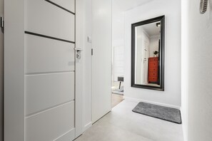 Interior entrance - Lumina apart with balcony in Warsaw (Warsaw)