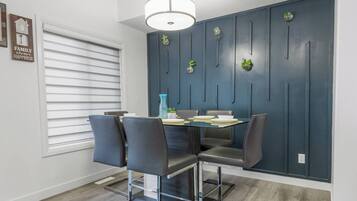 House, 3 Bedrooms, Patio | Dining room