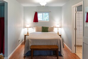 1 bedroom, WiFi, bed sheets