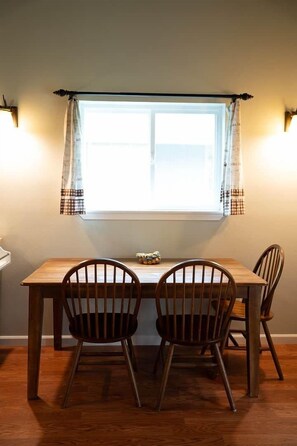 Dining - Tranquil Cabin 2 “Hemlock” | Riverside | Near Olympic NP (Beaver)