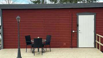 Hus - flera sovrum - utsikt mot trädgården | Restaurang utomhus