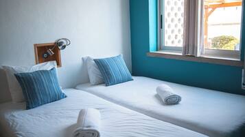 Quadruple Room, Bay View | In-room safe, blackout curtains, free WiFi, bed sheets