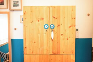 Twin Room, Courtyard View | Interior - Wax Hostel & Apts (Faro)