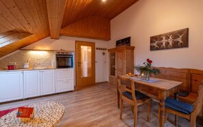 Dining - Charming vacation apartment in the Vorderer Bayerischer Wald. Pet friendly! (Wiesenfelden)
