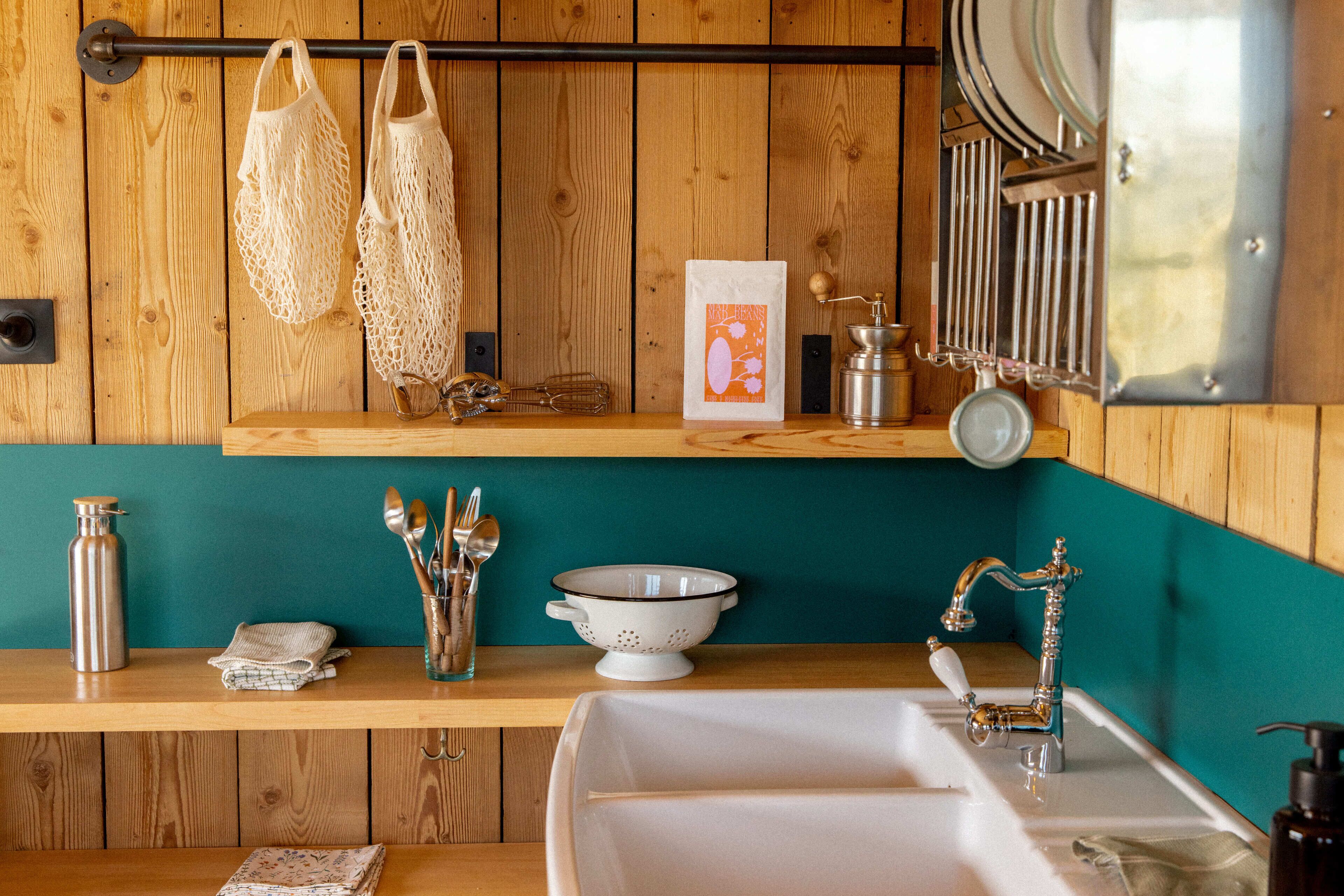 Shower, towels, soap, shampoo