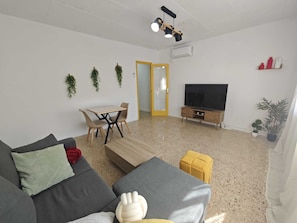 Apartment, Pets allowed, Beachside | Living area - SeaSuites Yellow - Loft cerca del mar (Cullera)