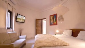 9 habitaciones, tabla de planchar con plancha y wifi gratis 