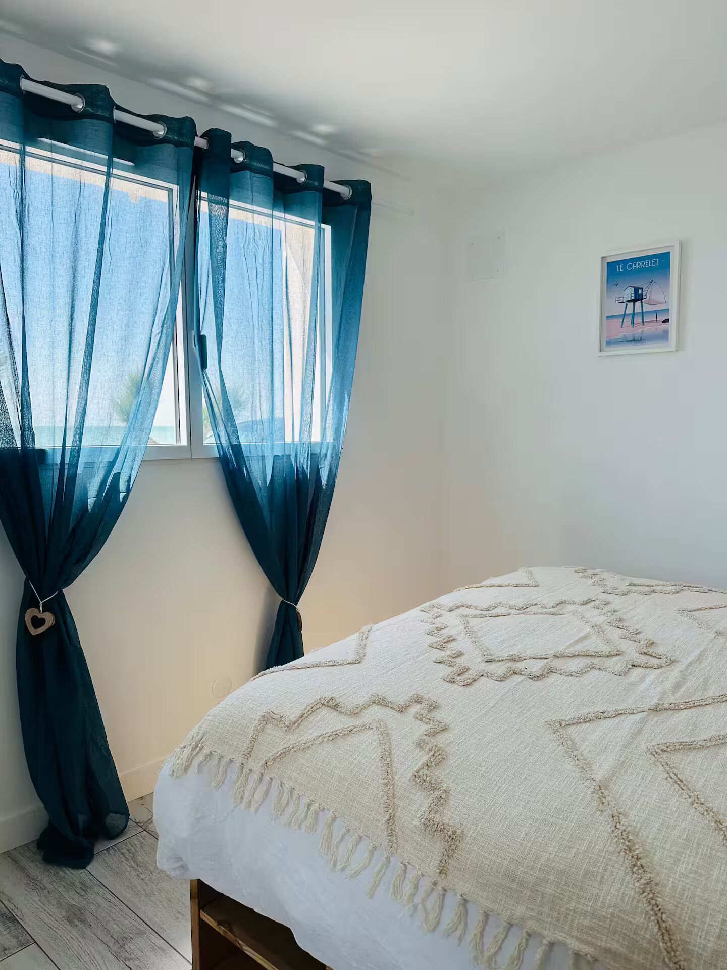 Travel cot, bed sheets