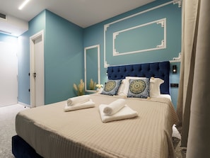 Premium bedding, minibar, in-room safe, desk - Ernest Suites Psiri (Athens)
