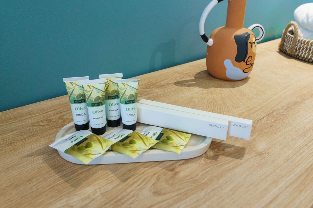 高級寢具、迷你吧、房內夾萬、書桌